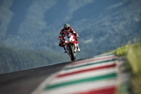 爱游戏.中国官方网站-分区决赛转会风云：马德里竞技盯上锋线强援，姆巴佩或成交易筹码